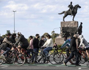 Fernán Quirós descartó más aperturas en lugares cerrados