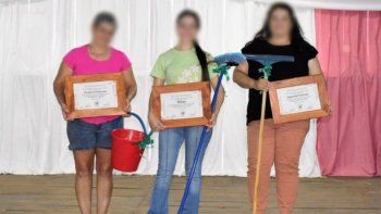 Polémica jornada por el Día de la Mujer en Colonia Aurora. Foto gentileza Misiones Online. Polémica jornada por el Día de la Mujer en Colonia Aurora. Foto gentileza Misiones Online.