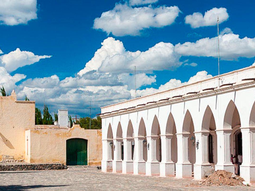 El destino rodeado de los Valles Calchaquíes que enamora por sus paisajes El destino rodeado de los Valles Calchaquíes que enamora por sus paisajes