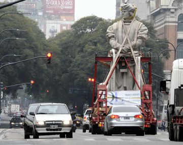 {altText(,#FilosofíaAplicada Je suis Colón)}