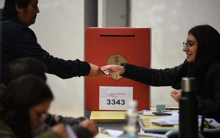 Tucumán: Osvaldo Jaldo arrasa y será el nuevo gobernador