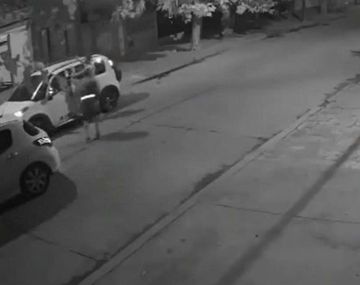 Violento robo en Luis Guillón: se llevaron el auto de una mujer y dispararon a metros de un nene