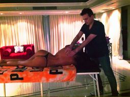 Karina Jelinek y una sesión de masajes infartante