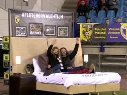 Vio partido desde la cama en la tribuna