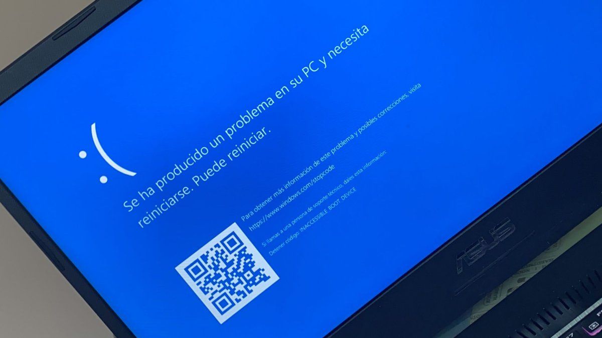 Qué es la "pantalla azul de la muerte" de Windows que aparece en computadoras de todo el mundo