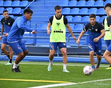 La tajante decisión de Vélez para la pretemporada tras el apriete de la barra