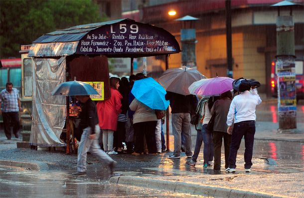 Rige un alerta por tormentas fuertes en Capital y alrededores
