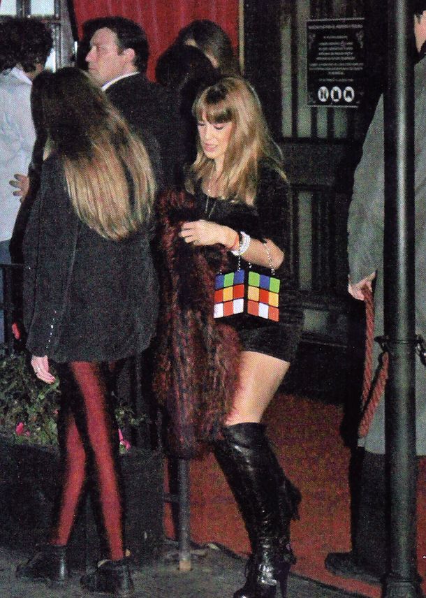 Las fotos de Miriam Lanzoni sóla y provocativa en la noche porteña