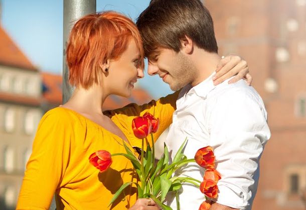 Una invasión de parejas de novios cantarán en las esquinas porteñas