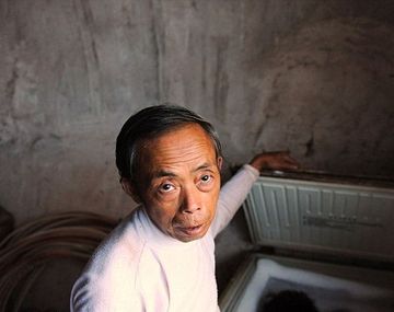 Guarda el cadáver de su hijo en el freezer porque lo extraña