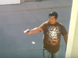 Un hombre le dispara a otro en medio de una discusión Un hombre le dispara a otro en medio de una discusión