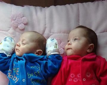 Asaph y Anna, los gemelos de Frankielen da Silva Zampoli