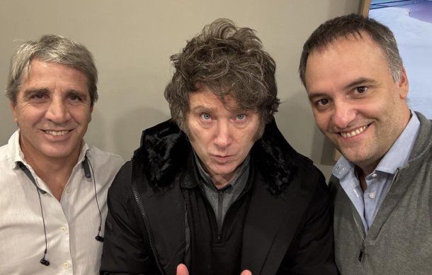 Luis Caputo, Javier Milei y Manuel Adorni. Luis Caputo, Javier Milei y Manuel Adorni.