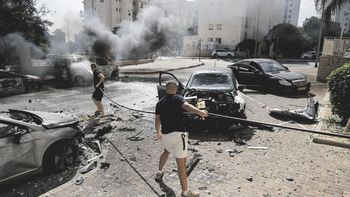 Los dos uruguayos fueron evacuados por la agencia de viajes que habían contratado. Los dos uruguayos fueron evacuados por la agencia de viajes que habían contratado.