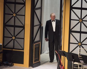 Donald Trump ingresando al concierto en su honor en la previa de su investidura