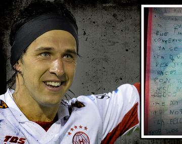 Un nene le quiere dar sus dedos a Toranzo para que vuelva a jugar