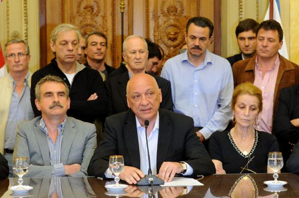 Queda sólo un detenido por el ataque a la casa del gobernador Bonfatti