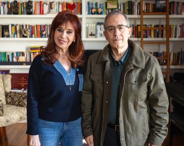 Cristina recibió a Maslatón en su casa de Constitución: de qué hablaron