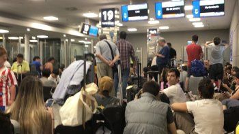 el temporal paralizo aeroparque: genero demoras y cancelaciones en la previa de navidad el temporal paralizo aeroparque: genero demoras y cancelaciones en la previa de navidad