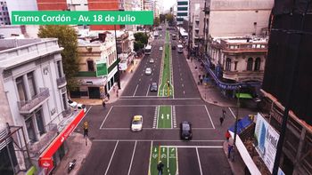 La capital de Montevideo tendrá una ciclovía a finales de diciembre que unirá la Plaza Independencia y el Obelisco. La capital de Montevideo tendrá una ciclovía a finales de diciembre que unirá la Plaza Independencia y el Obelisco.