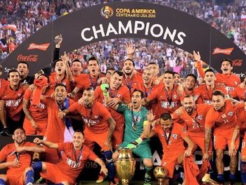 El nuevo deseo de Holan para Independiente: un bicampeón de América con Chile