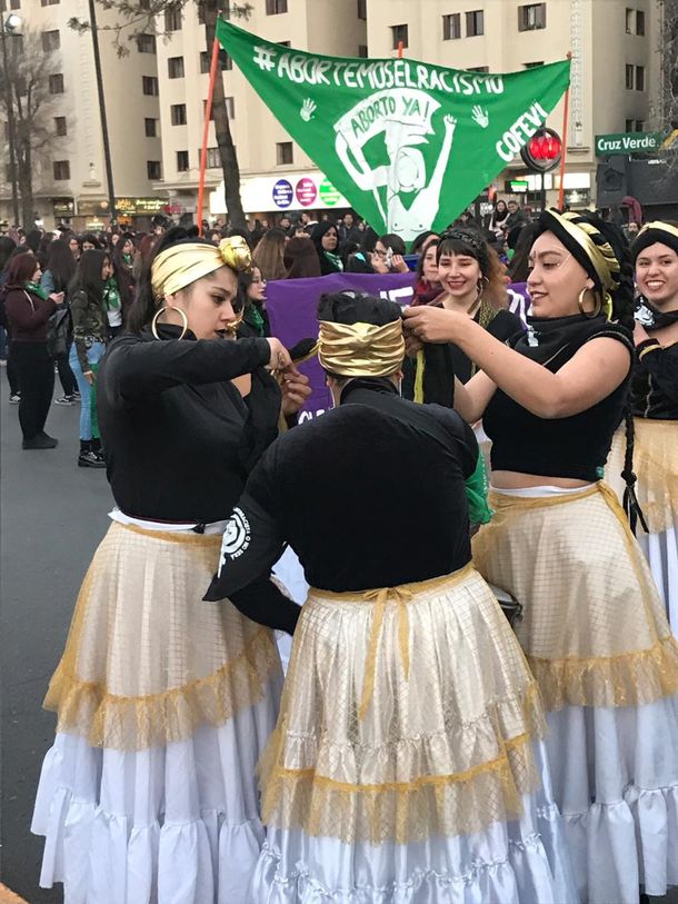 minutouno.com en Chile: las mejores fotos de la Marcha Antirracista en favor del Aborto Legal
