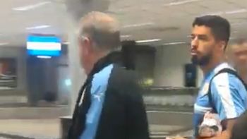 messi hay uno solo: el descortes gesto de luis suarez con un fanatico