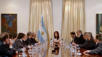 el gobierno cruzo a cavalieri y nego que analice derogar el impuesto a las ganancias el gobierno cruzo a cavalieri y nego que analice derogar el impuesto a las ganancias