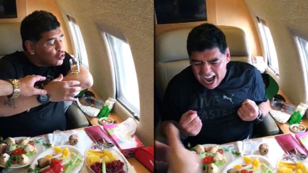 Diego Maradona: fondo blanco y un festejo desaforado en un avión