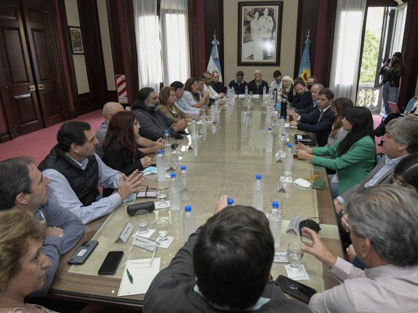 La reunión en donde se acordó el incremento para trabajadores del Estado