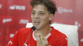 la propuesta de santi maratea en independiente con un guino a alan velasco la propuesta de santi maratea en independiente con un guino a alan velasco