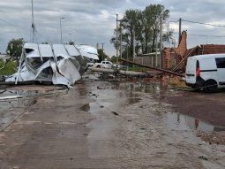 Destrozos y cortes de luz en la Provincia de Buenos Aires por un fuerte temporal Destrozos y cortes de luz en la Provincia de Buenos Aires por un fuerte temporal