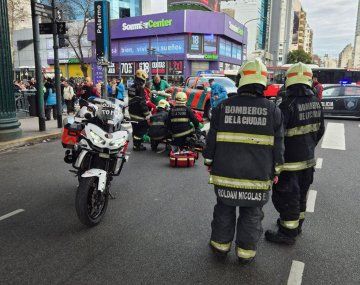Una pareja cayó desde el Puente Pacífico en pleno Palermo