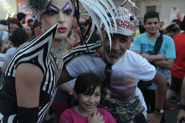 Polémica por un subsidio de $8 mil a personas trans