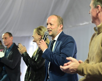 Insaurralde participó de la inauguración del Mercado Agroganadero de Cañuelas junto a Fassi y Arrieta