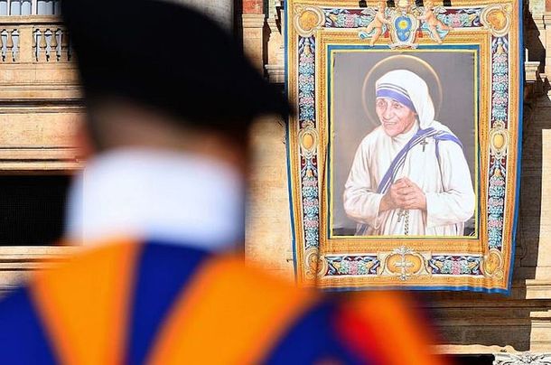 Una multitud acompañó la canonización de Madre Teresa