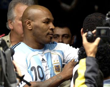 Tyson se enojó con Canelo Álvarez por las amenazas a Messi: Si lo tocás...