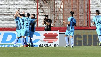 Temperley celebra el gol de Marcos Figueroa ante Huracán en Parque Patricios Temperley celebra el gol de Marcos Figueroa ante Huracán en Parque Patricios