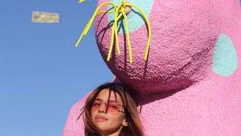 Calu Rivero y un peculiar look en el festival Coachella Calu Rivero y un peculiar look en el festival Coachella