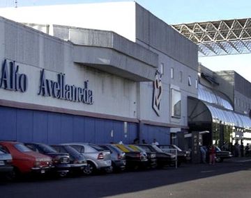 El 80% de los empleados de un shopping está mal registrado