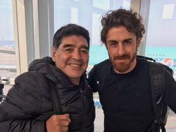 Los ex cracks argentinos posaron en su llegada al aeropuerto de Seul Los ex cracks argentinos posaron en su llegada al aeropuerto de Seul