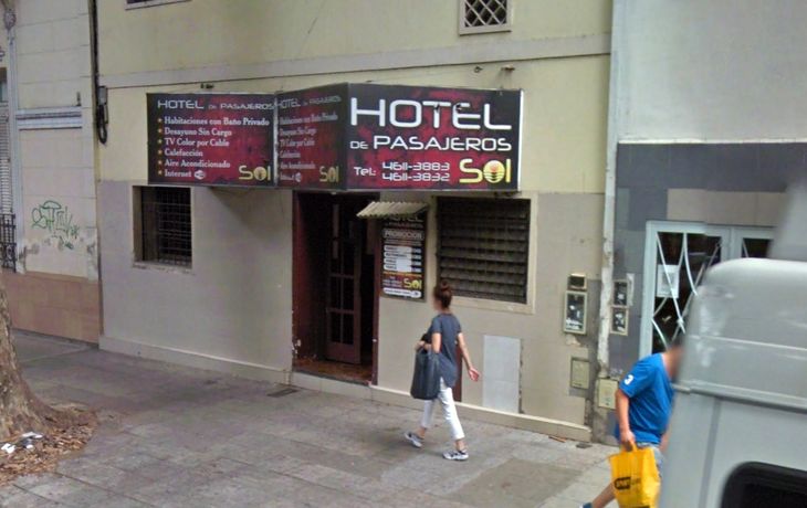 Este es el hotel donde la hacía prostituirse con 10 hombres por día
