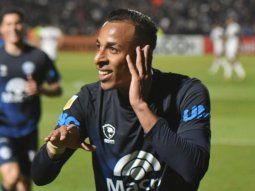 villa quiere jugar en river: si me llama gallardo, manana viajo a la argentina