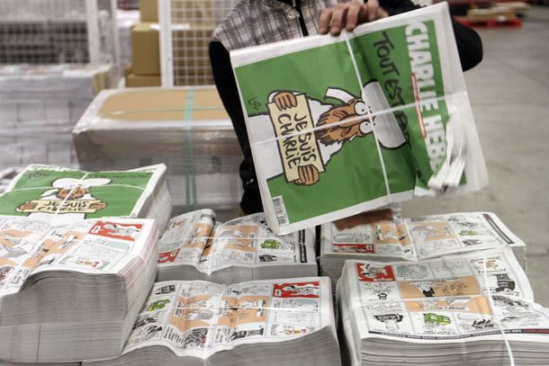 Salen a la venta dos millones más de ejemplares de Charlie Hebdo tras agotarse la primera tirada