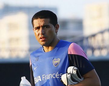 Riquelme se entrena aparte y no tiene fecha de retorno
