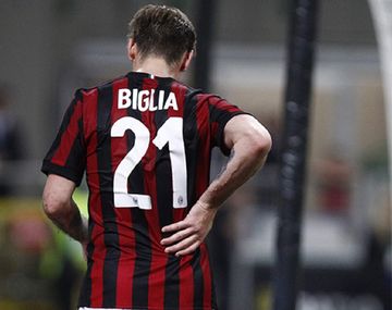 Volvió Biglia y un ex compañero de la Selección lo lesionó: ¿se queda sin Mundial?