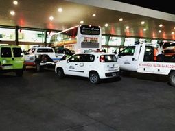 Pudo ser una tragedia: manejaba drogado a 100 kilómetros por hora y con 40 chicos en el micro