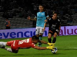 El Sabalero golpeó sobre el final y se llevó un triunfazo El Sabalero golpeó sobre el final y se llevó un triunfazo