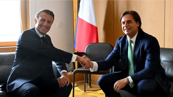 El presidente Luis Lacalle Pou fue invitado por su par francés, Emmanuel Macron, para una reunión bilateral en Francia. El presidente Luis Lacalle Pou fue invitado por su par francés, Emmanuel Macron, para una reunión bilateral en Francia.