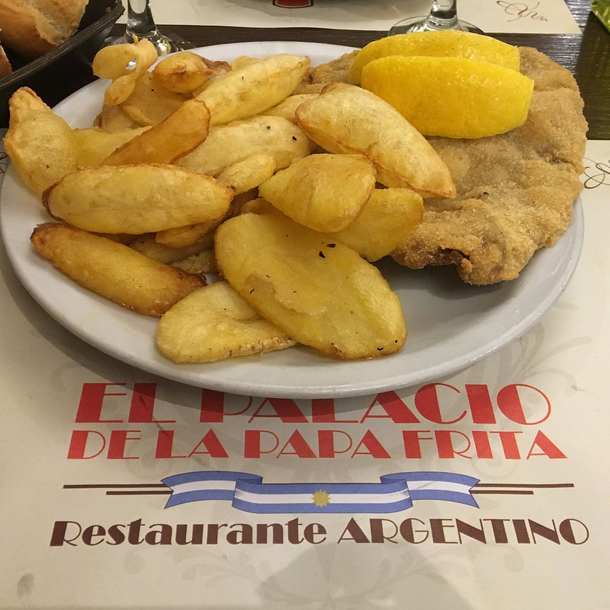 Las papas soufflé son un ícono del reducto de la Calle Corrientes Las papas soufflé son un ícono del reducto de la Calle Corrientes